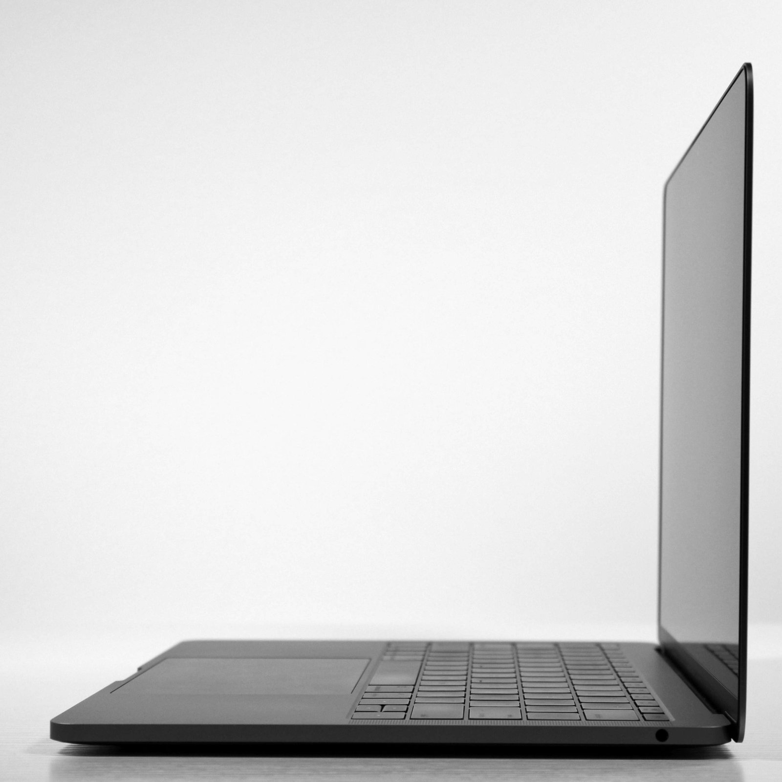MacBook Pro (2017) 13-inch - Image 9