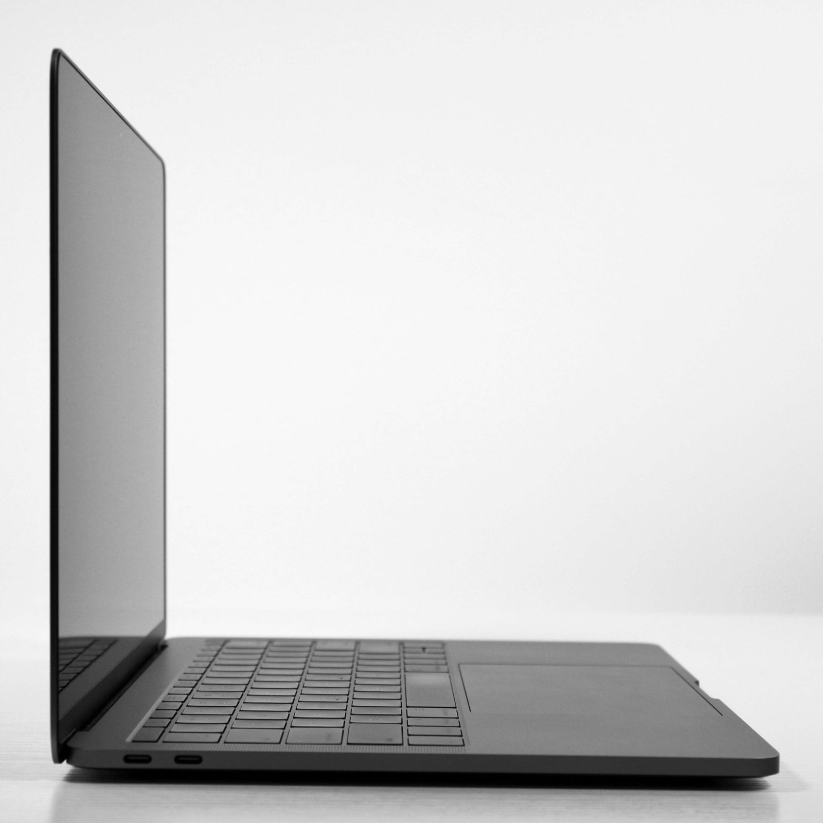 MacBook Pro (2017) 13-inch - Image 10
